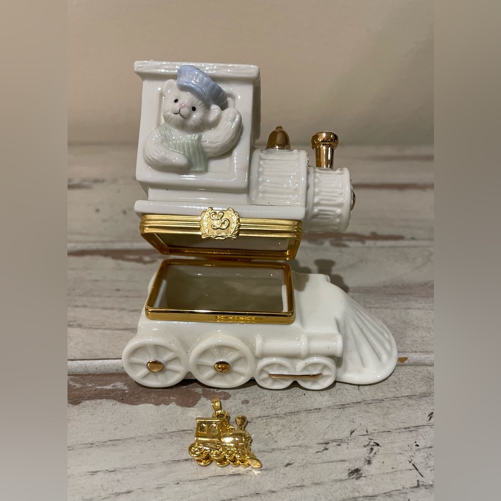 Lenox Treasures All Aboard Train Trinket Box with Train Charm